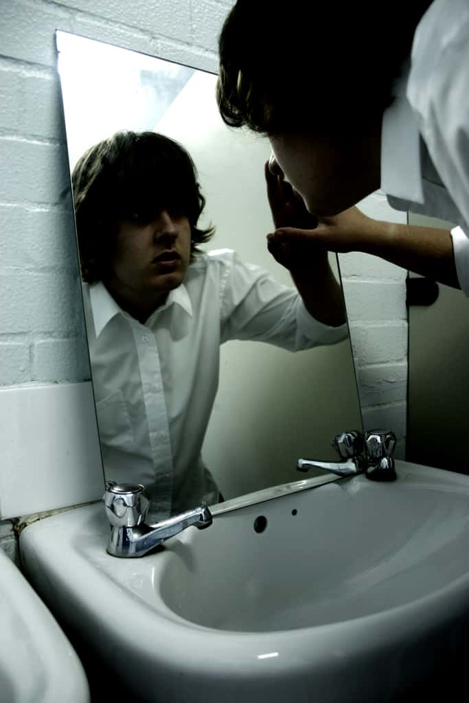 maninmirror